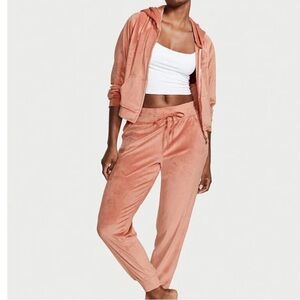 NWOT Victoria’s Secret Canyon Rose Velour Cropped Hoodie and Joggers Set